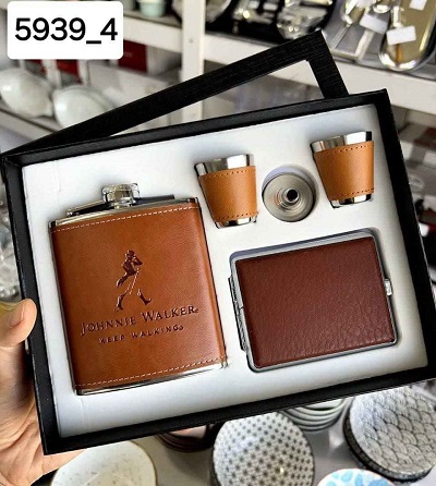 ست نوشیدنی و جا سیگاری